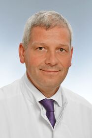 Neu am UKJ: Lungenexperte Dr. Matthias Steinert. Er war zuvor Chefarzt des ...