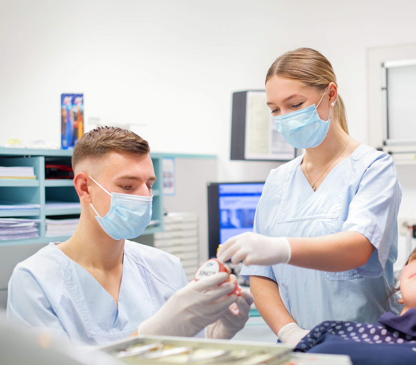 Symbolbild für die Ausbildung zum Zahnmedizinischen Assistenten oder zur -Assistentin.