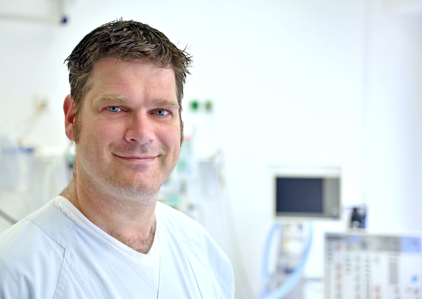 Thomas Fricke, Arzt aus dem Reanimationsausbildungsteam der Klinik für Anästhesiologie und Intensivmedizin des Universitätsklinikums Jena (UKJ), Foto: UKJ/Szabó 