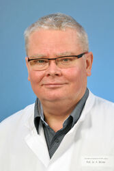 Prof. Dr. Peter Oelzner, Leiter des Funktionsbereiches Rheumatologie der Klinik für Innere Medizin III am UKJ. Foto: UKJ