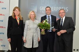  InflaRx GmbH aus Jena bekommt Gründerpreis 2014 von Bundesministerin Johanna Wanka (Bild: Foto SUPERIllu)