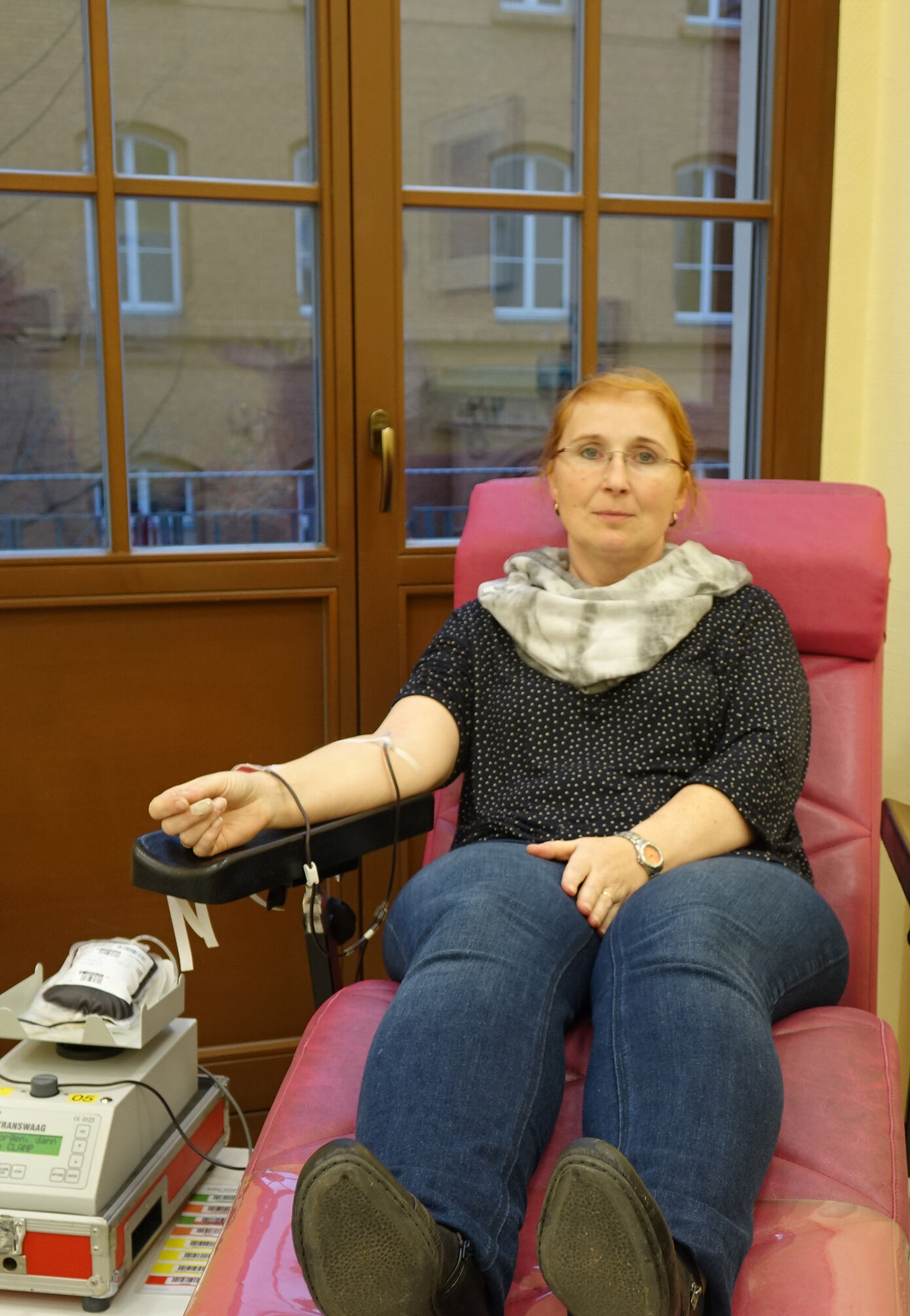 Susan Michel-Loose, Leitende Funktionsschwester der Klinik für Innere Medizin I (Kardiologie) des Universitätsklinikums Jena, spendet regelmäßig Blut. (Foto: UKJ/Emmerich)