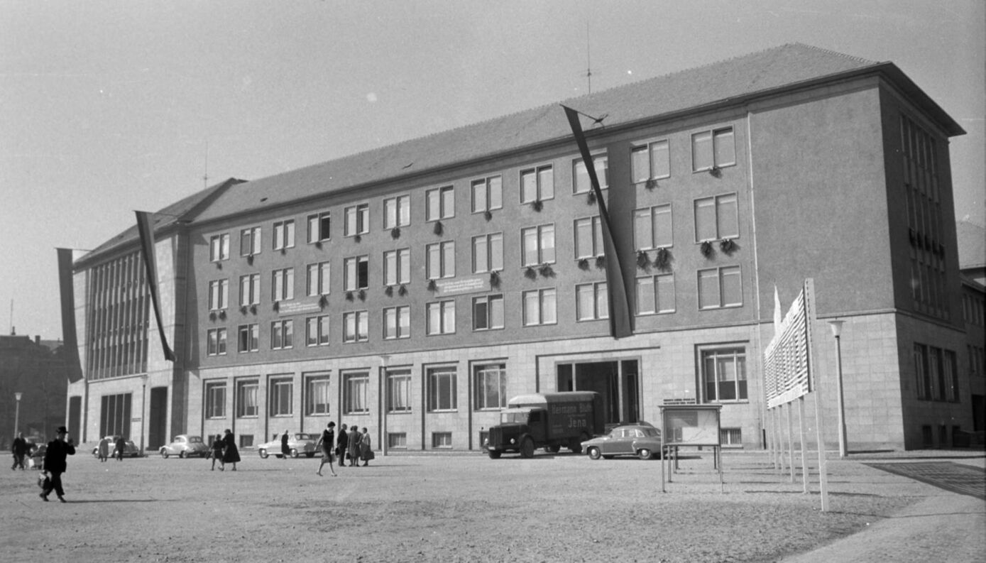 Das Institut für Physiologische Chemie, später Biochemie, im Jahr 1959. Quelle: Bildarchiv der FSU