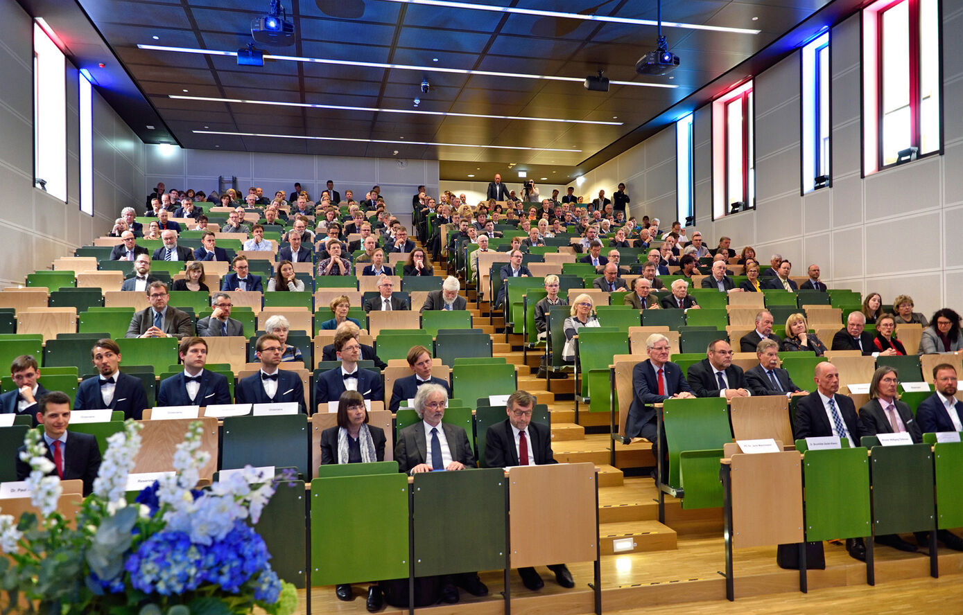 Feierlicher Rahmen des Jahresempfangs im Lobedaer Hörsaal. Foto: UKJ/Szabó.  