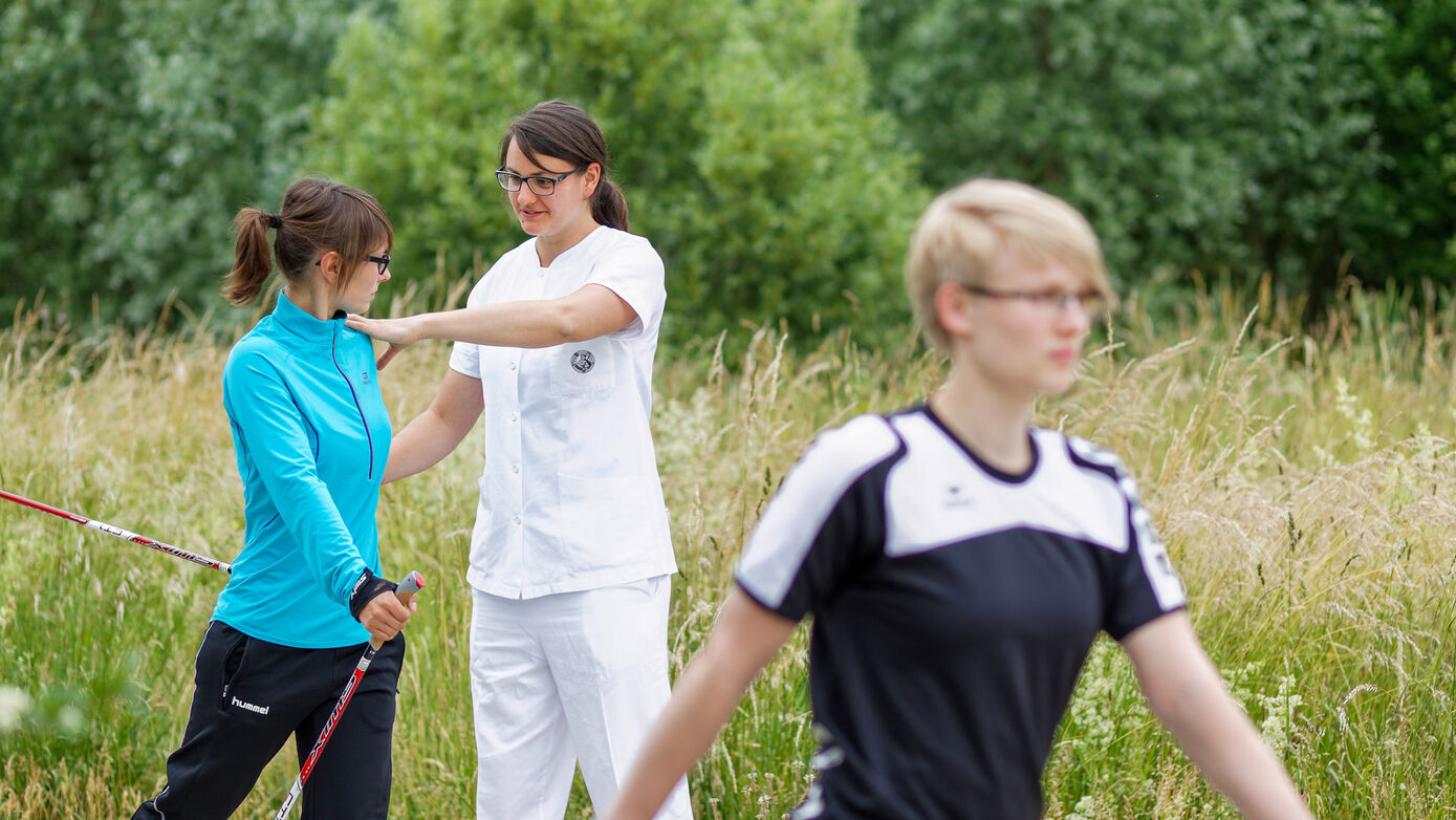 Wir sind als bewegter Mensch konzipiert. Bewegung ist eigentlich immer die erste Therapie. Foto: Schroll / UKJ