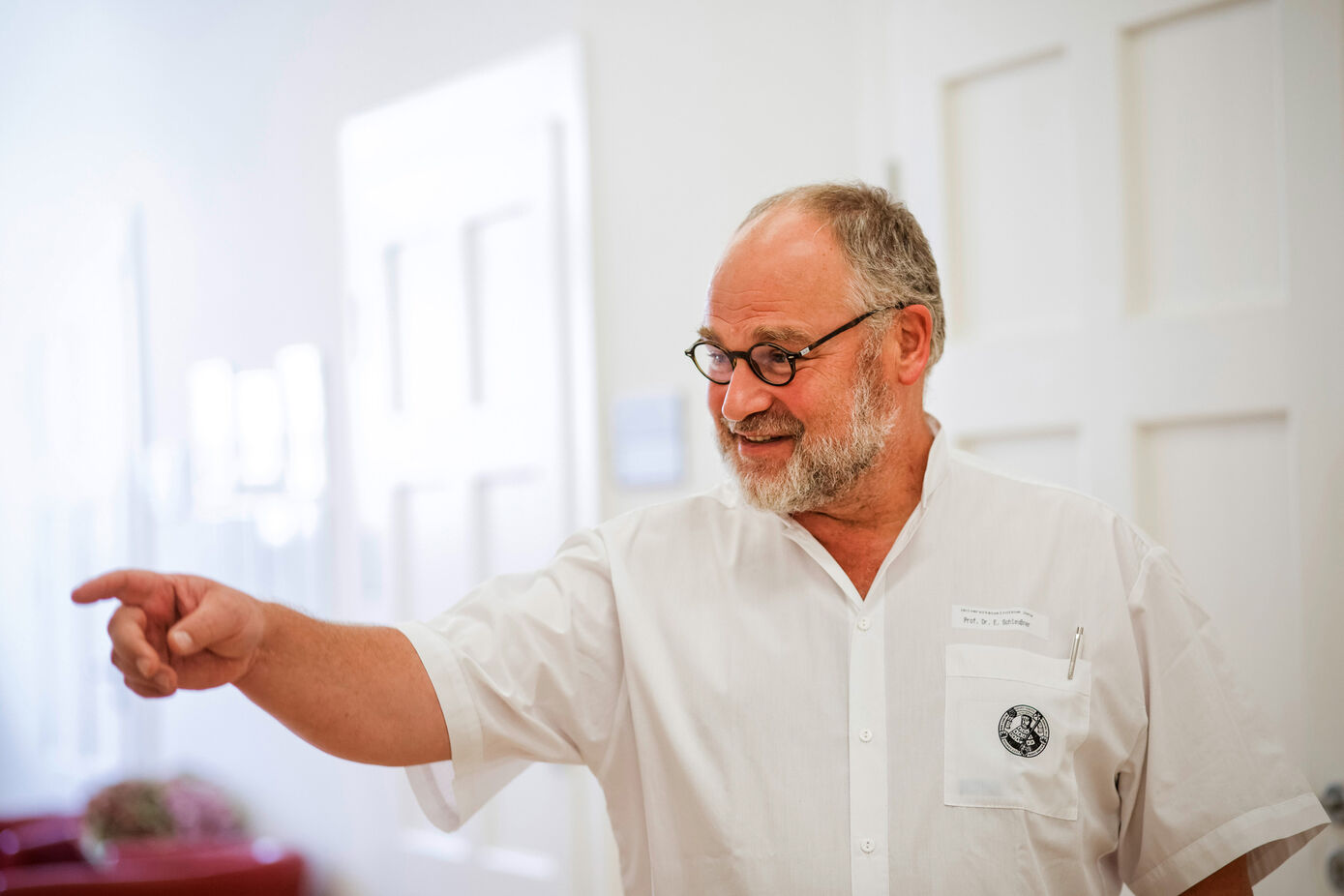 Professor Ekkehard Schleußner begleitet und verantwortet die Geburten von fast allen Kindern, die in Jena geboren werden. Foto: Schroll / UKJ