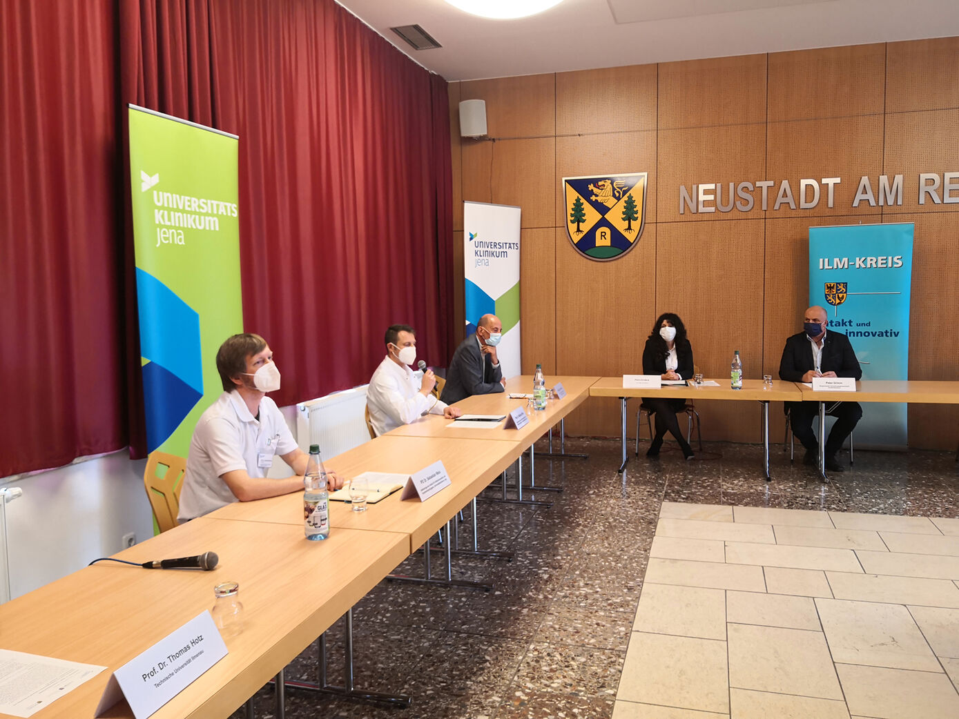 Bei einer gemeinsamen Pressekonferenz haben alle Beteiligten die Studie vorgestellt. Foto: UKJ