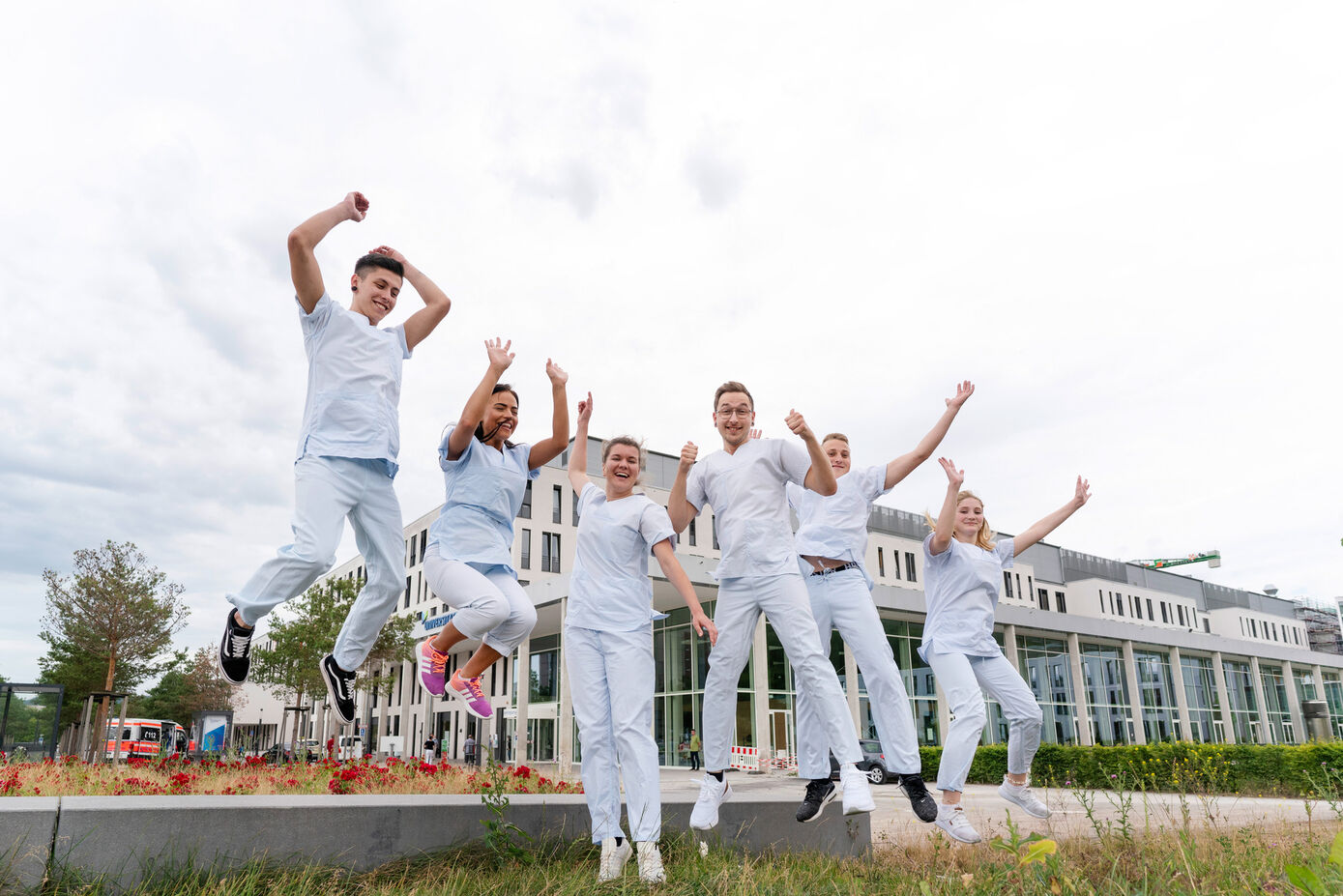 Schnell vor Ort für die Pflegeausbildung bewerben: Auch 2022 veranstaltet das Thüringer Universitätsklinikum ein Azubi-Speed-Dating. Foto: UKJ/Schroll