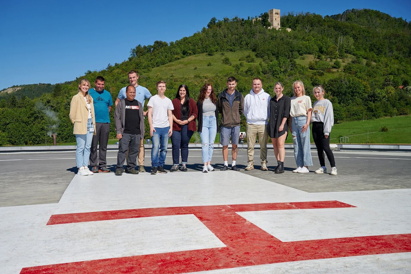 10 neue Intensivpflegekräfte sind mit einer Einführungswoche im September am Universitätsklinikum Jena (UKJ) gestartet. (Foto: UKJ/Hellmann)