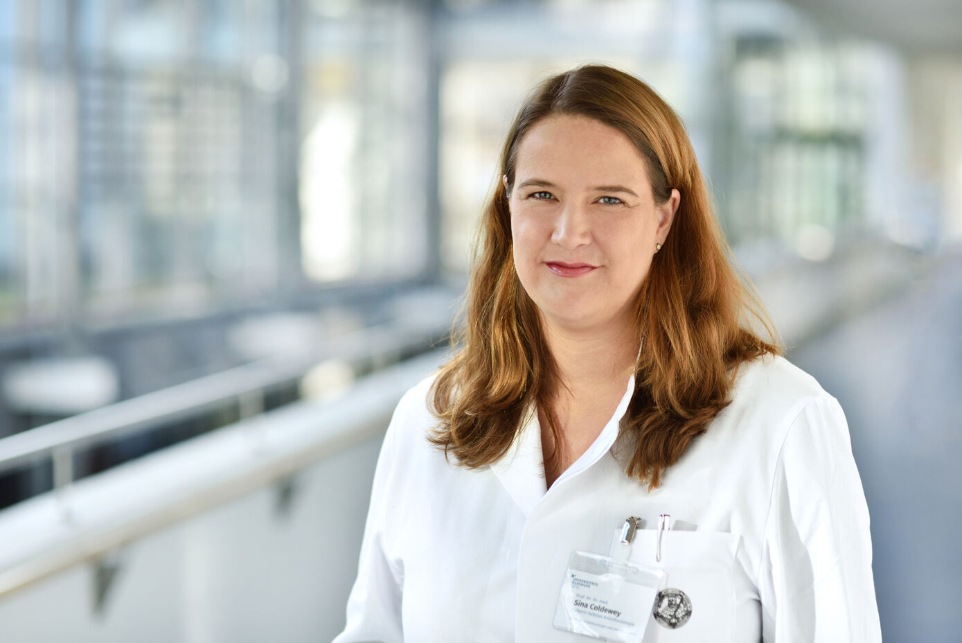 Prof. Dr. Dr. Sina Coldewey übernimmt die Leitung der Sektion Anästhesiologie in der Klinik für Anästhesiologie und Intensivmedizin des UKJ. Foto: Michael Szabó/UKJ