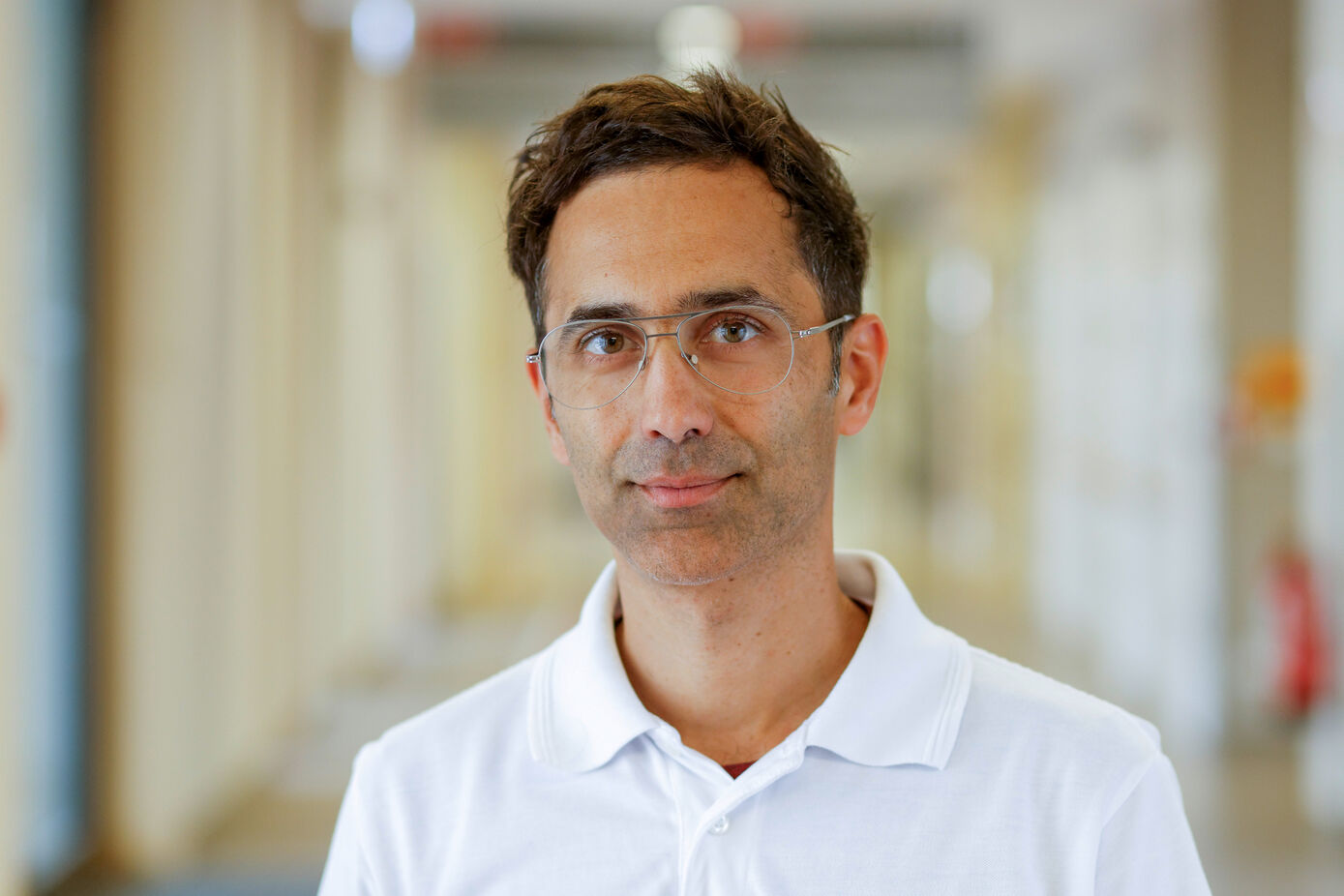 Ein internationales Autorenteam um den Kinderneurologen Dr. Ralf Husain vom Uniklinikum Jena wies Veränderungen im HPDL-Gen als Ursache für eine fortschreitende spastische Bewegungsstörung nach. Foto: Anna Schroll/UKJ