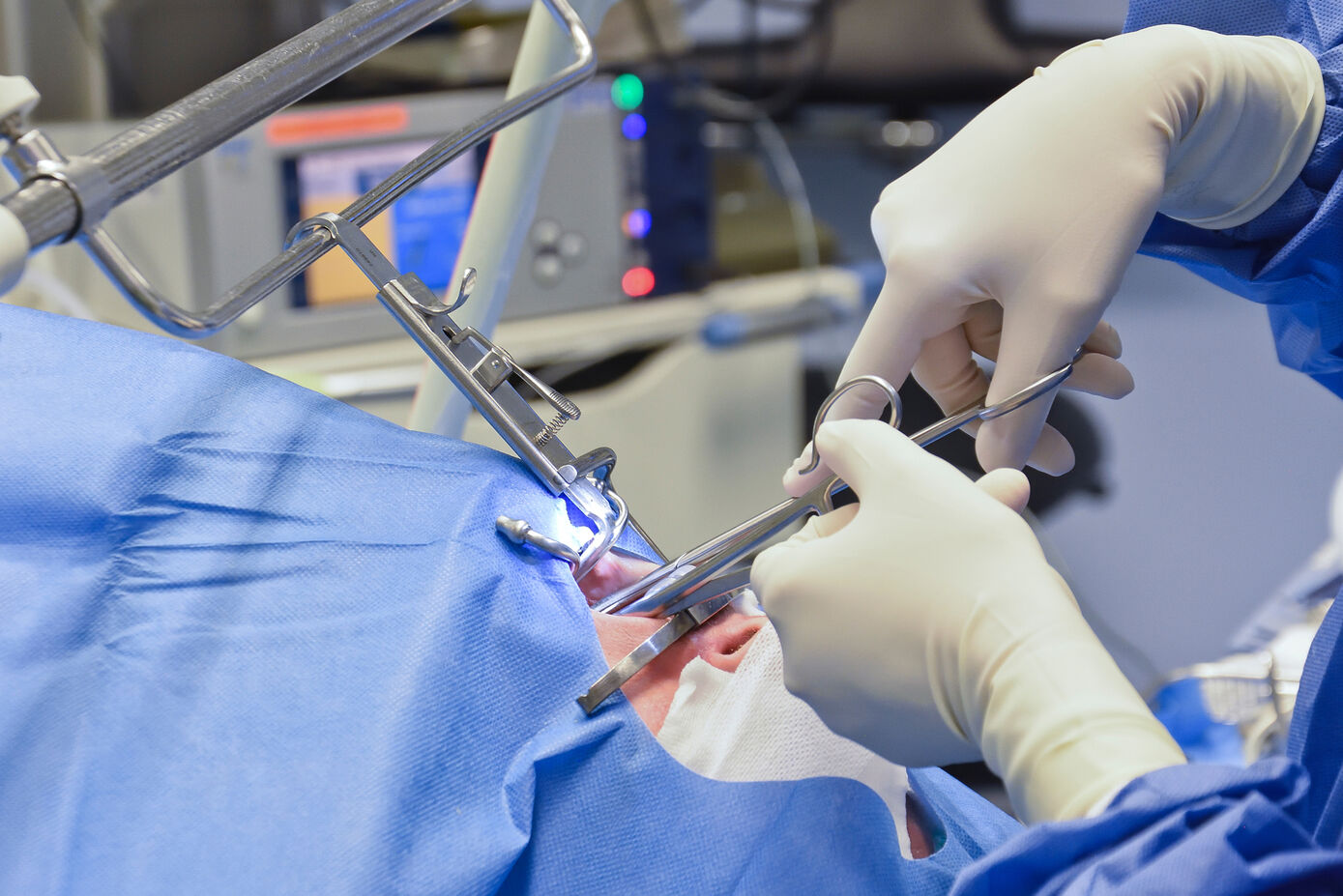 After ENT surgery, almost ten percent of the patients complained even six and twelve months later of significant pain symptoms. Picture: Christin Ebert/UKJ