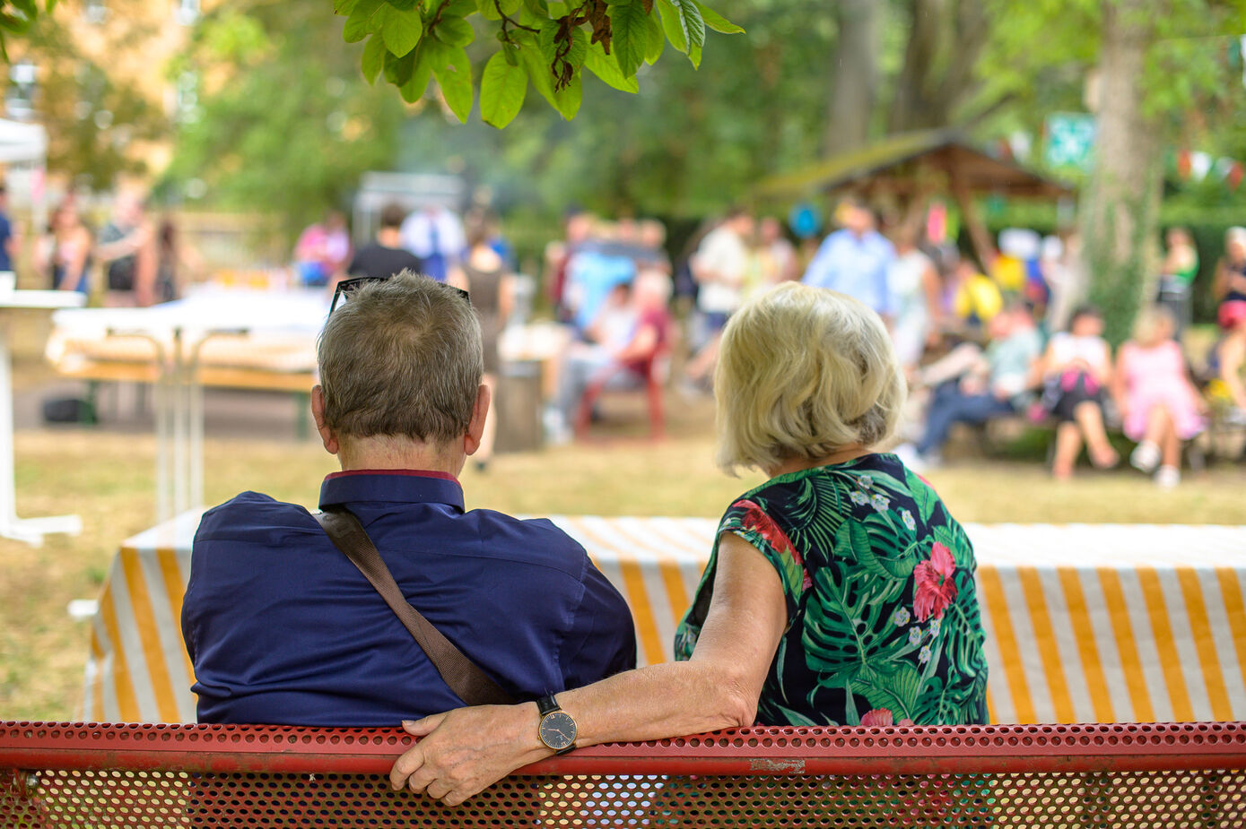 Die Klinik für Psychiatrie feierte ihr Sommerfest mit über 100 Gästen. Foto: Inka Rodigast/UKJ