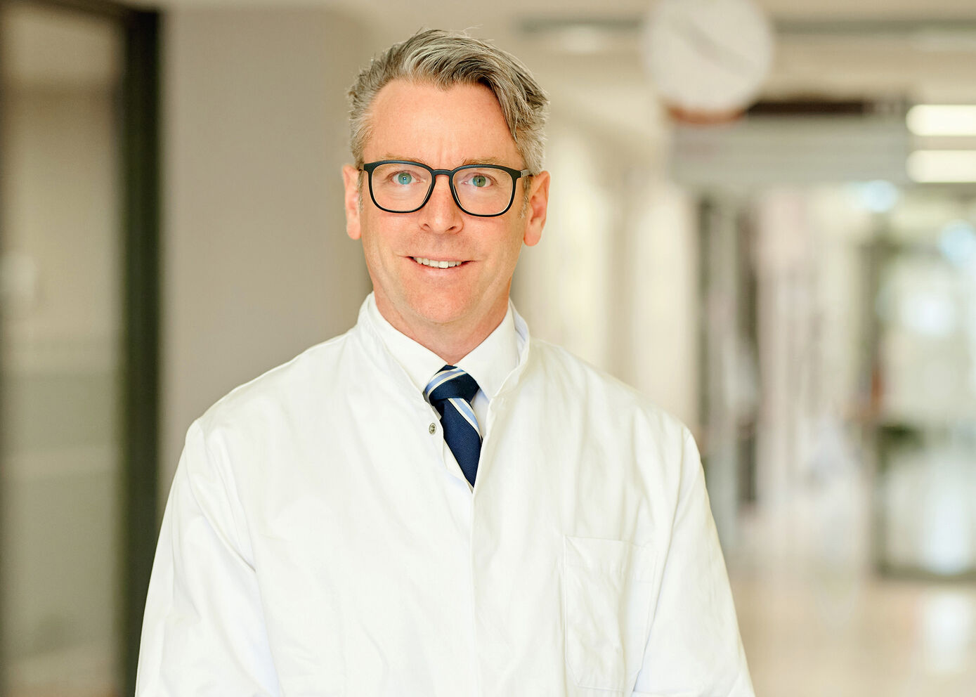 Der Gynäkologie-Professor Dirk Bauerschlag leitet die Klinik und Poliklinik für Frauenheilkunde und Fortpflanzungsmedizin am Universitätsklinikum Jena.
Foto: Heiko Hellmann/UKJ