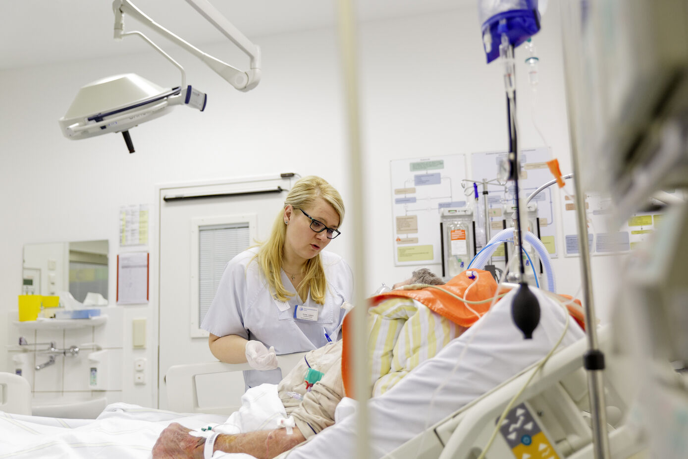 Ältere Menschen stellen den größten Anteil an Patienten in Notaufnahmen.