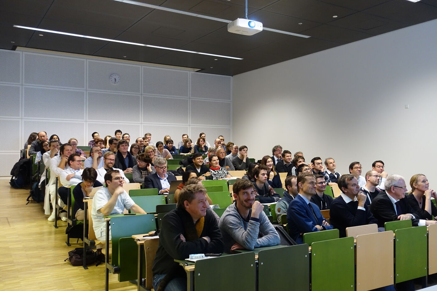 Das Auditorium lauscht gespannt den Thesen von Prof. Westendorp. Foto: V. Voltersen/ UKJ