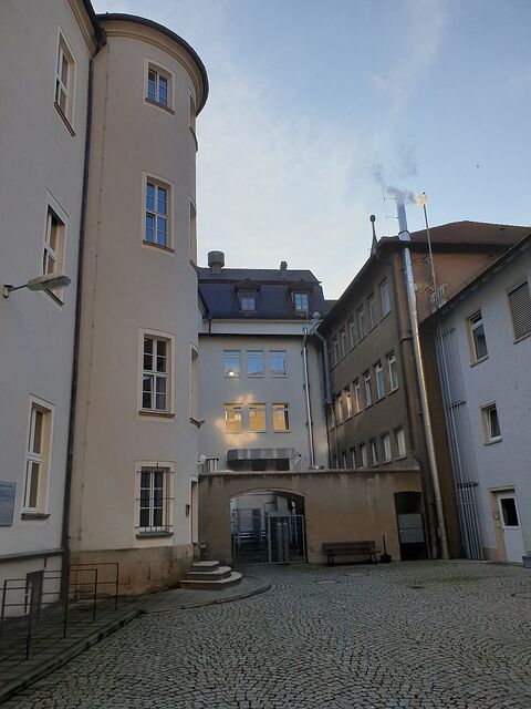 Foto of the courtyard of the Medical theoretical institutes. 