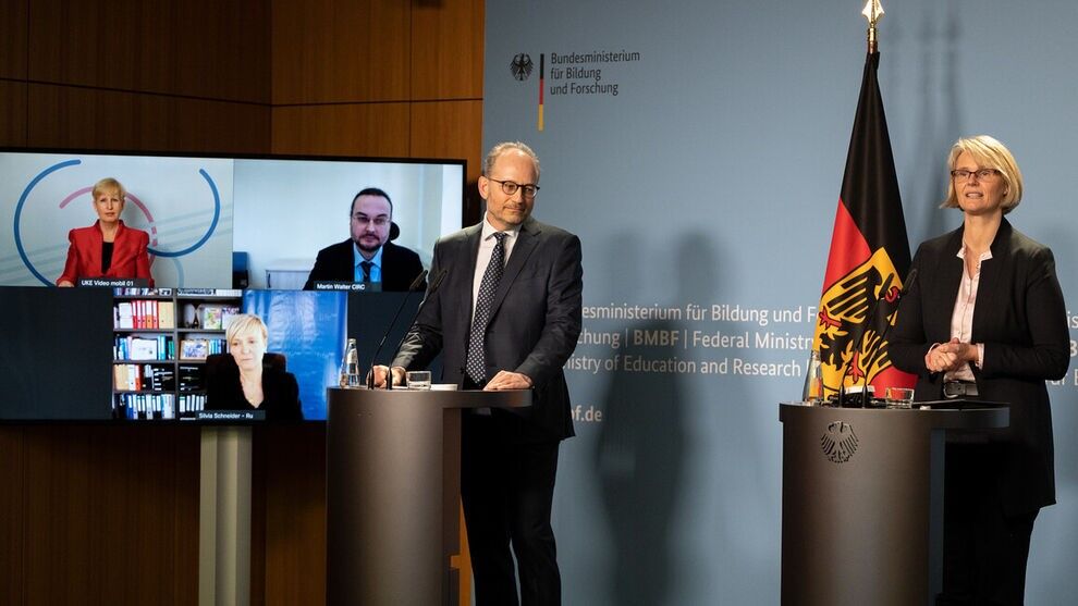 Pressekonferenz: Aufbau von zwei neuen Deutschen Zentren der Gesundheitsforschung © BMBF/Hans-Joachim Rickel